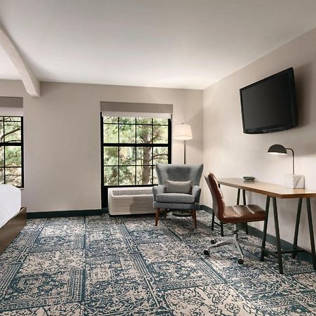 Four Points By Sheraton Raleigh Arena Exterior foto